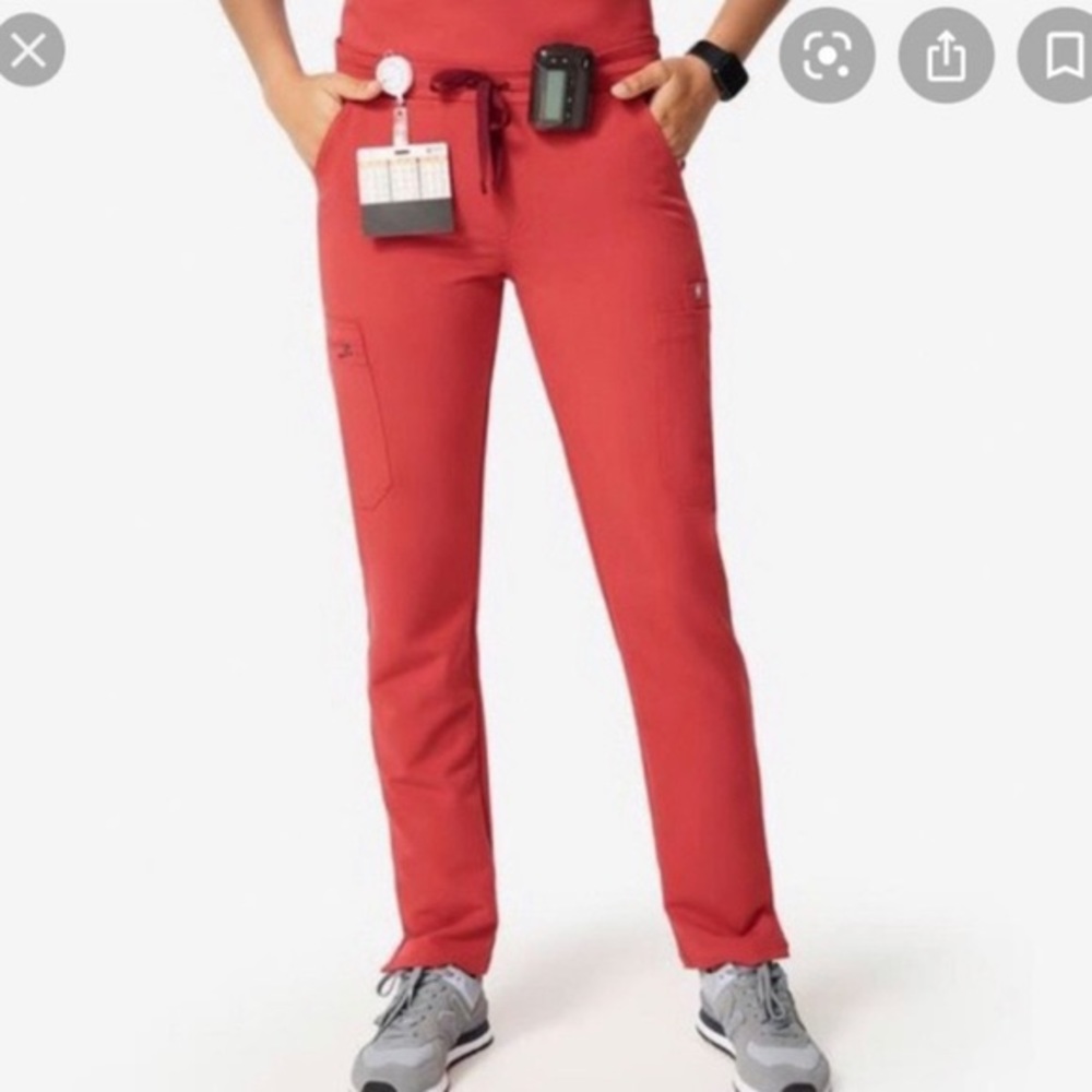 FIGS Yola Skinny in Clay, Size Medium Tall
